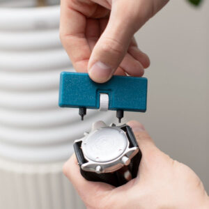 Horloge-opener - Vervang batterijen